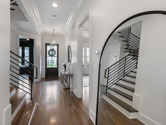 2nd image of 831 Stonewater Blvd