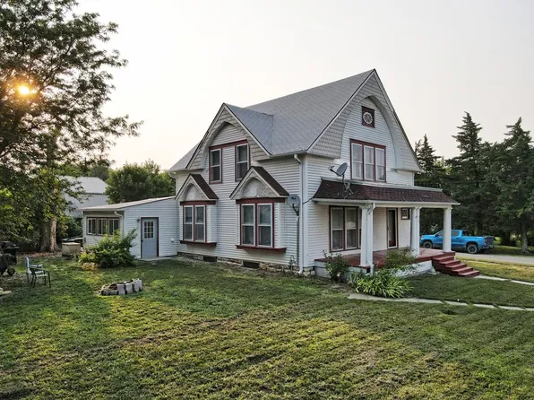 421 S Main St, Burr Oak, KS 66936