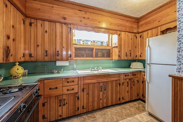 Sold by Ben Bay Realty Co. of Bay Ridge | media 22