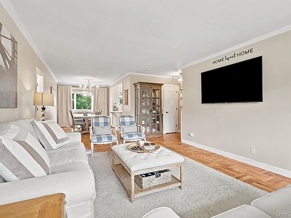 2nd image of 11 Westview Avenue #8-2