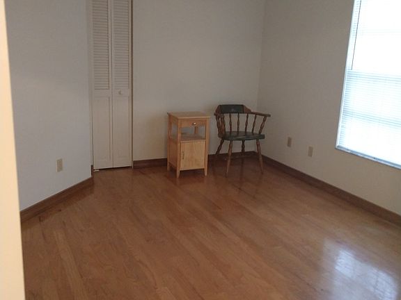 2nd image of 8915 Woodside Ct