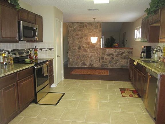2nd image of 387 Englewood Dr