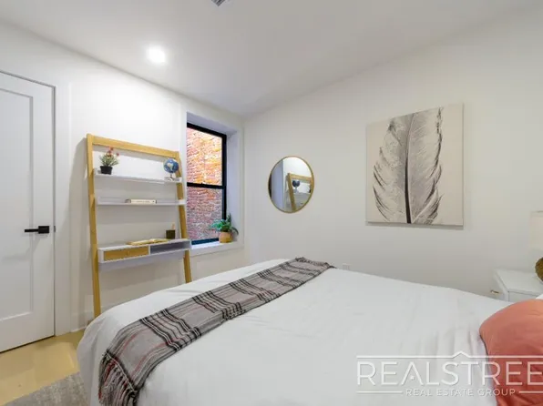 90 Hull Street image 10 of 15