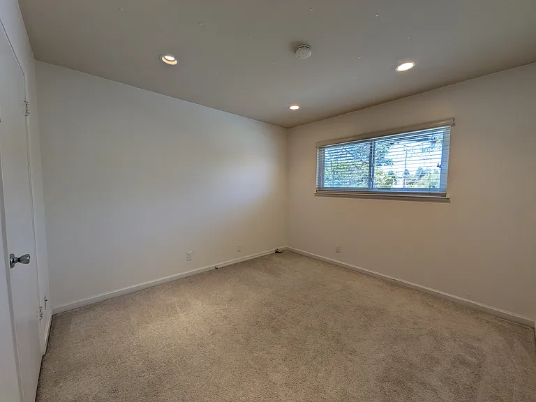 1559 Lilac Ln — Photo 10