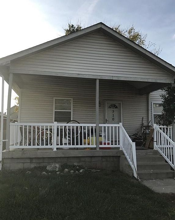 1st image of 910 N Traub Ave