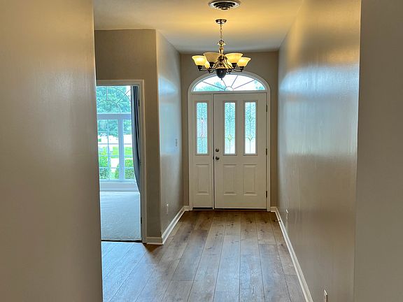 2nd image of 1032 Villa Ct
