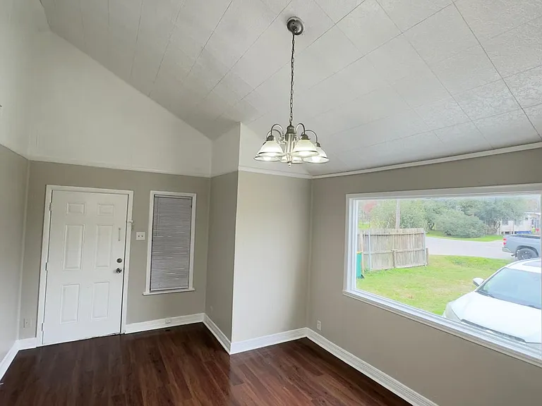 817 Hudler St — Photo 1