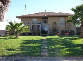 8009 Channelview Dr, Galveston, TX 77554