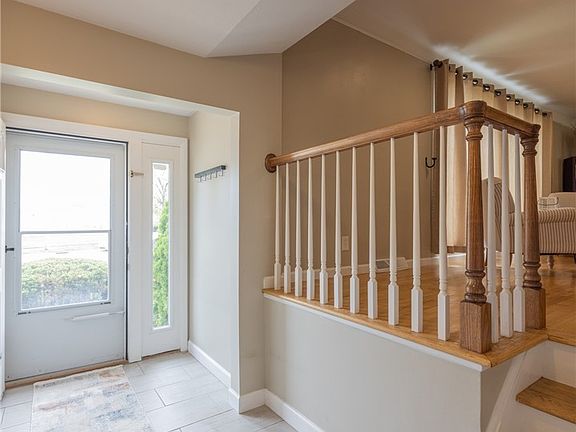 2nd image of 6547 Vallevista Dr