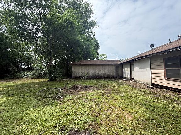 4th image of 15818 Waverly Dr
