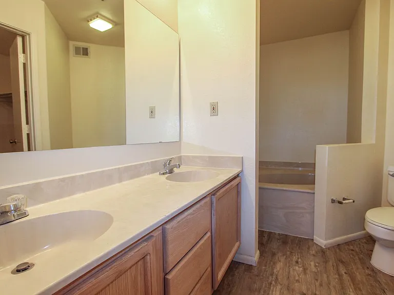 240 S McCormick St — Photo 10