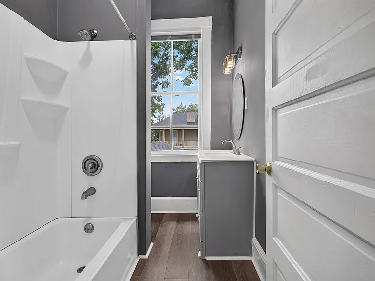 1419 Barnard St #B — Photo 12