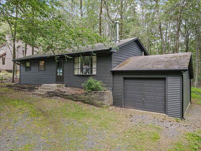 275 Selig Rd, Pocono Lake, PA, 18347