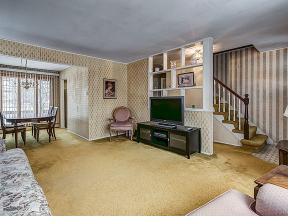 3rd image of 251 Whittier Ave