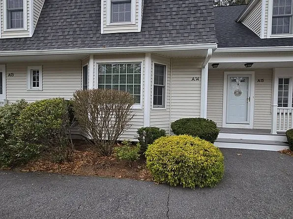 547 Washington St APT A14, Pembroke, MA 02359