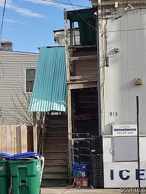 2nd image of 911 N Harrison St