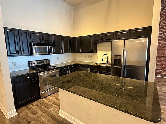 5th image of 609 Central St APT 1102