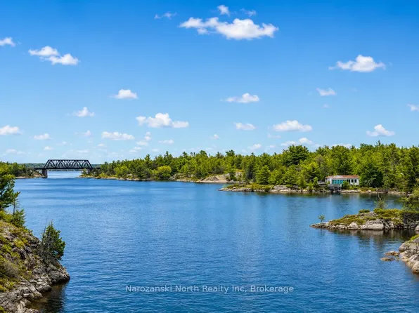 79 Simon Lake Rd, French River 13, ON P0G 1J0