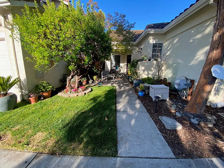 27 Parodi Ct — Photo 2