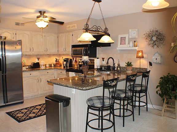Granite Tops /SS Appliances
