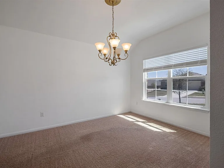 118 Leona River Trl — Photo 31