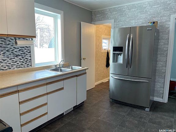 4th image of 821 King St