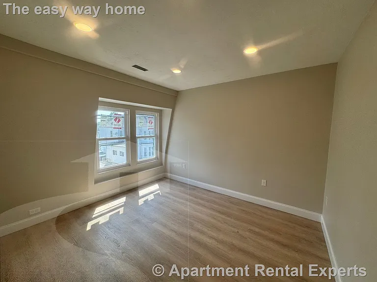 72 Washington St #2 — Photo 7