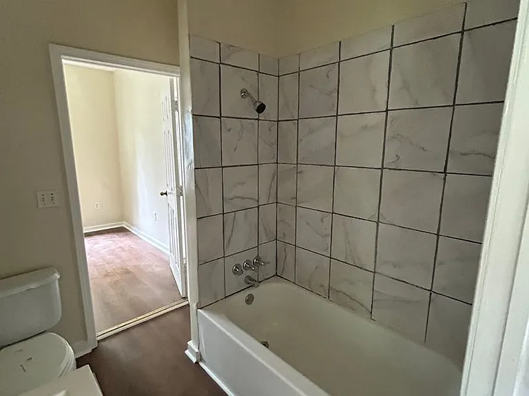 2204 Valmar St — Photo 11
