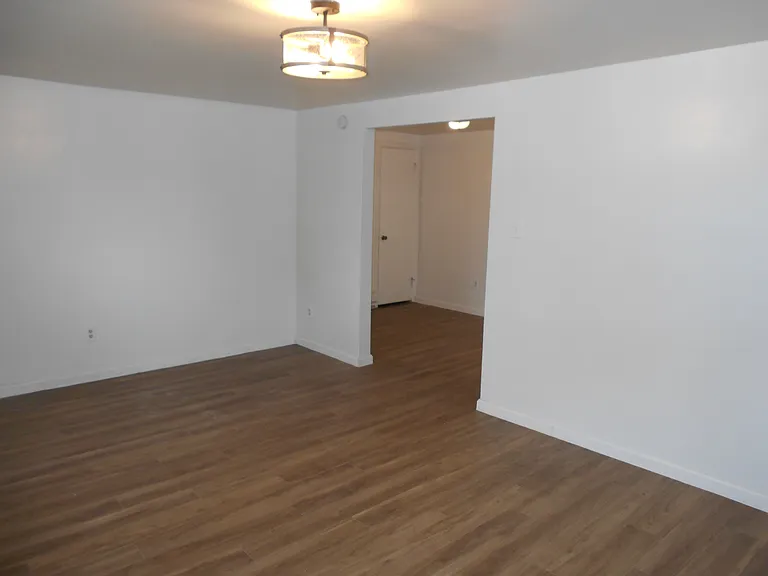 Muhlenberg Lakeview Apartments — Photo 9