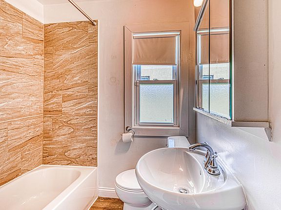 5th image of 13502 S Brandon Ave #2F