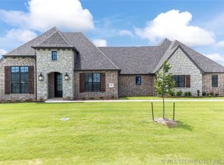 8902 N 70th East Ave, Owasso, OK 74073
