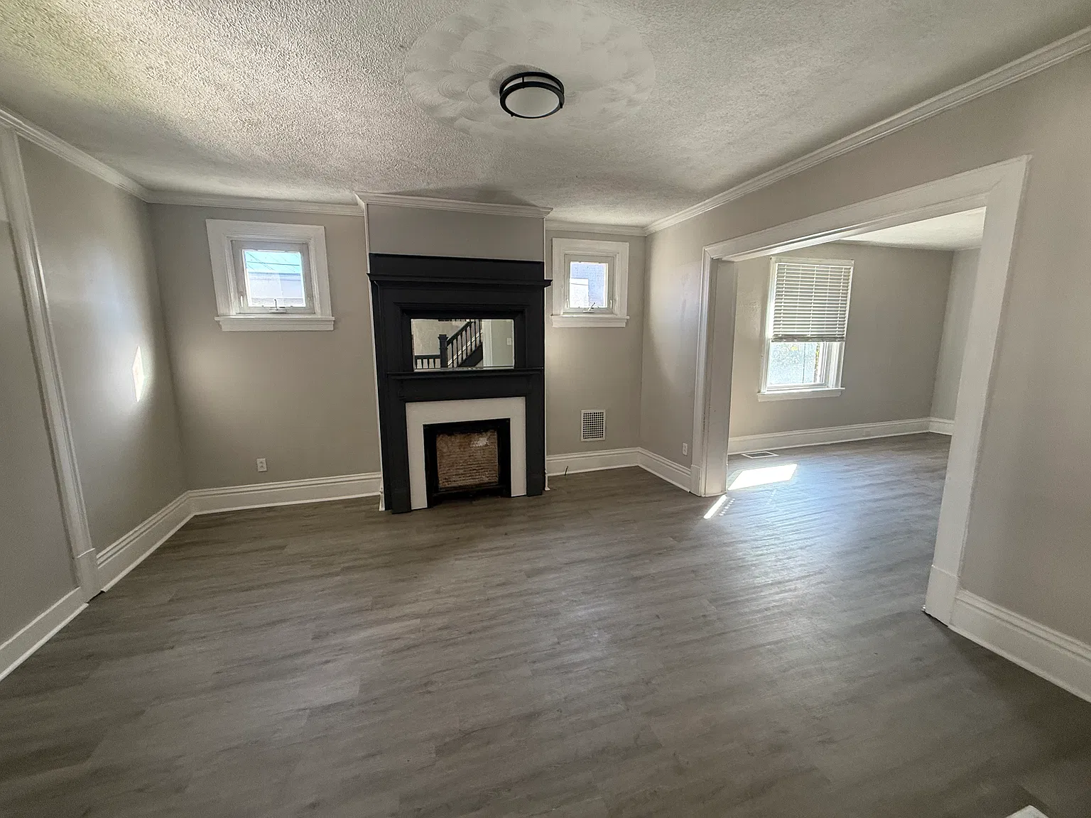 5 bed, 2309 sqft, $1,995 — Photo 2