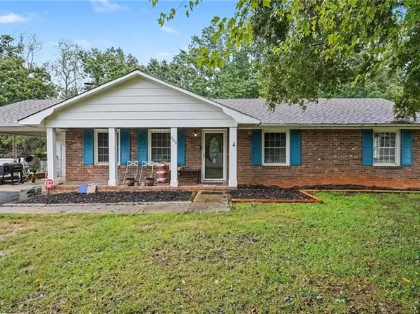 209 Timmys Ln, King, NC 27021