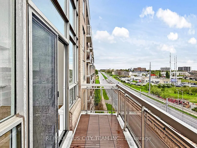 1720 Eglinton Ave E #812 — Photo 21