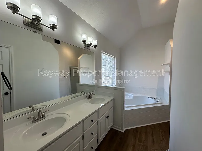 4687 Perry Mill Cir — Photo 8