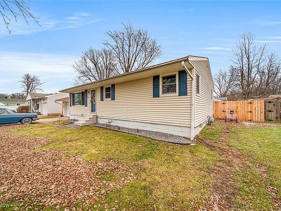 3rd image of 1010 Brown Dr