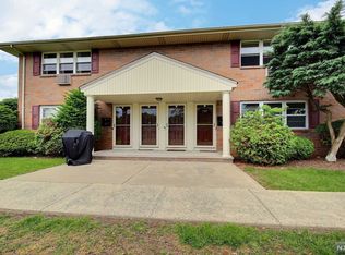 137 N Maple Ave, Park Ridge, NJ 07656