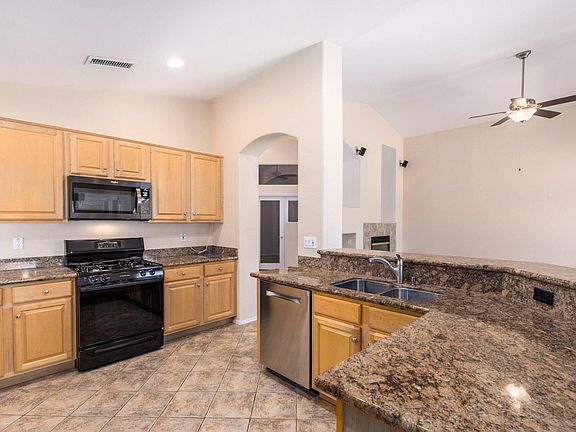 5th image of 4621 E Thorn Tree Dr