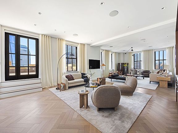 3rd image of 100 Barclay St #21AD