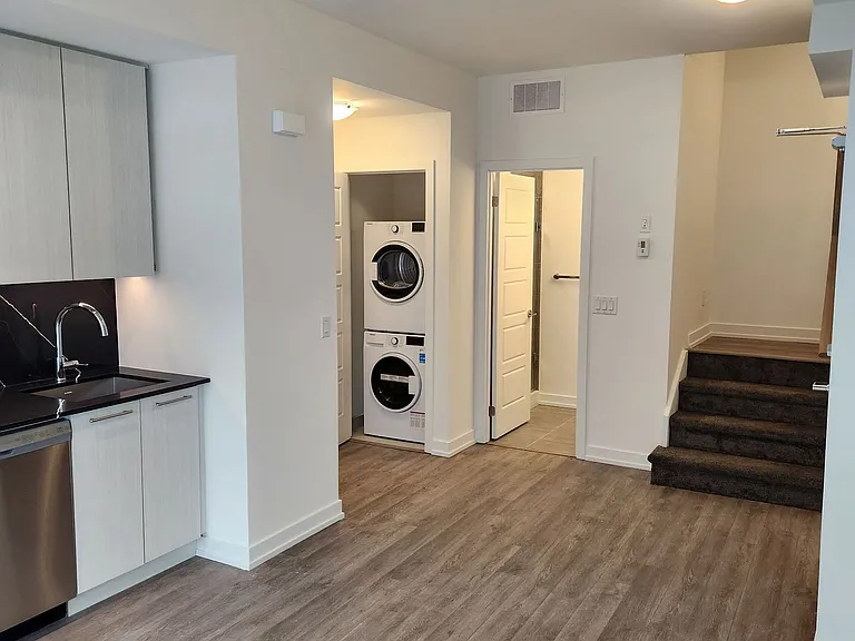 861 Sheppard Ave W #29 — Photo 6