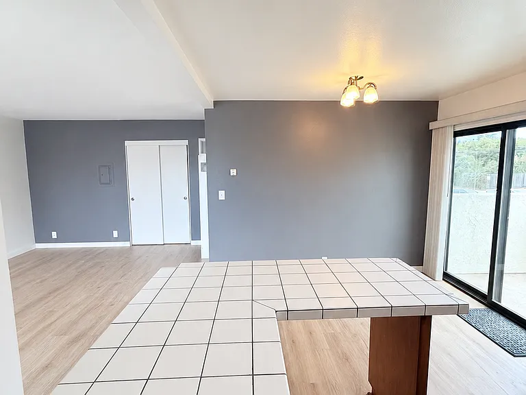 3010 State St #B — Photo 6