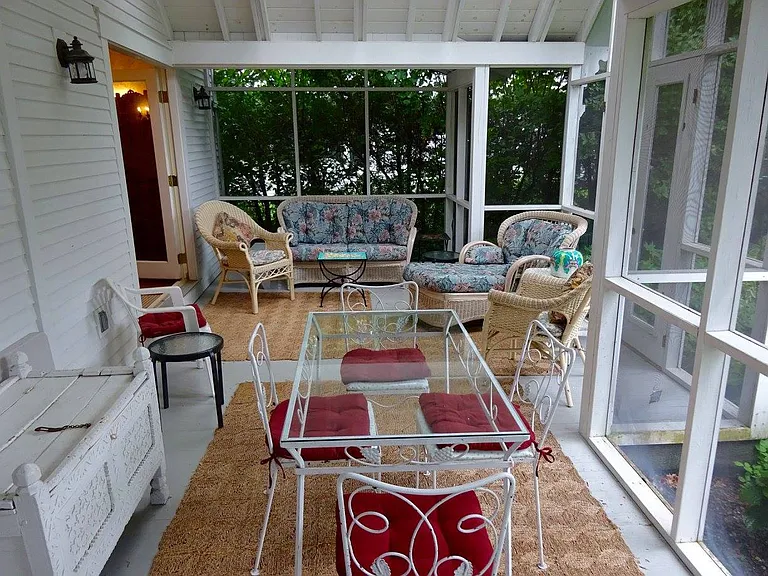 9 Pleasant St — Photo 8