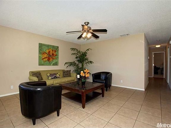 3rd image of 1393 Colette Way
