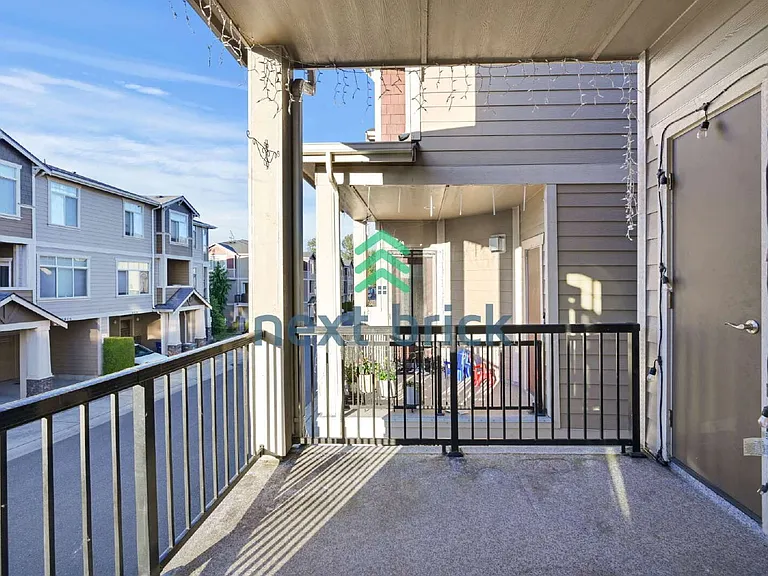 3813 NE 3rd Pl — Photo 25
