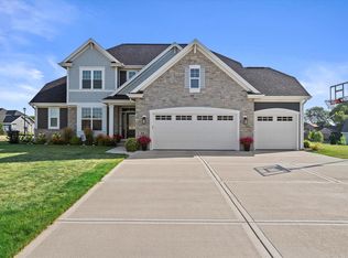 W48N8128 Heron Ct, Cedarburg, WI 53012