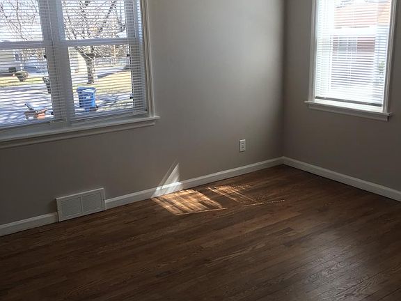 5th image of 1105 Irvington Ct