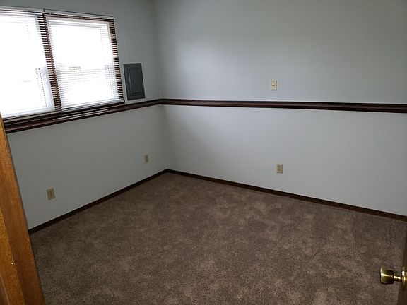 4th image of 1407 Arnold Ave