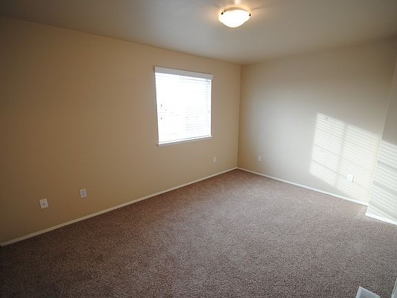 4th image of 4331 151st Pl NE