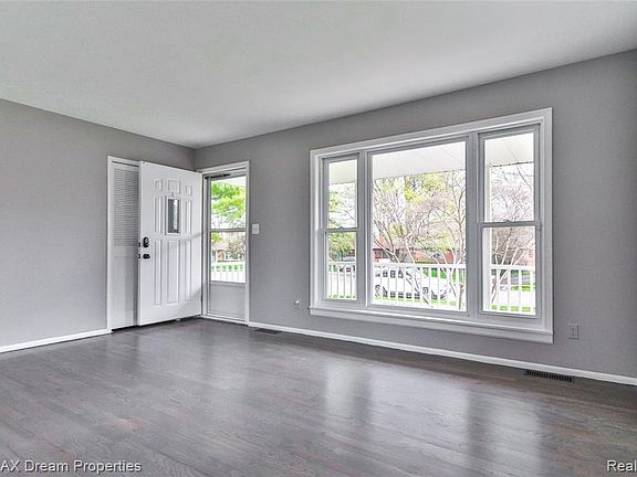 2nd image of 8 Bristol Ct