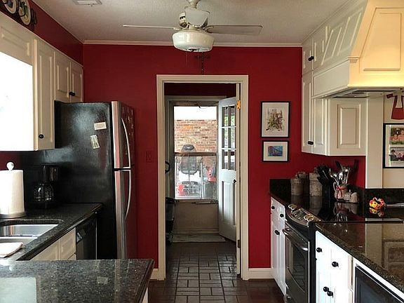 5th image of 1832 McClain Dr